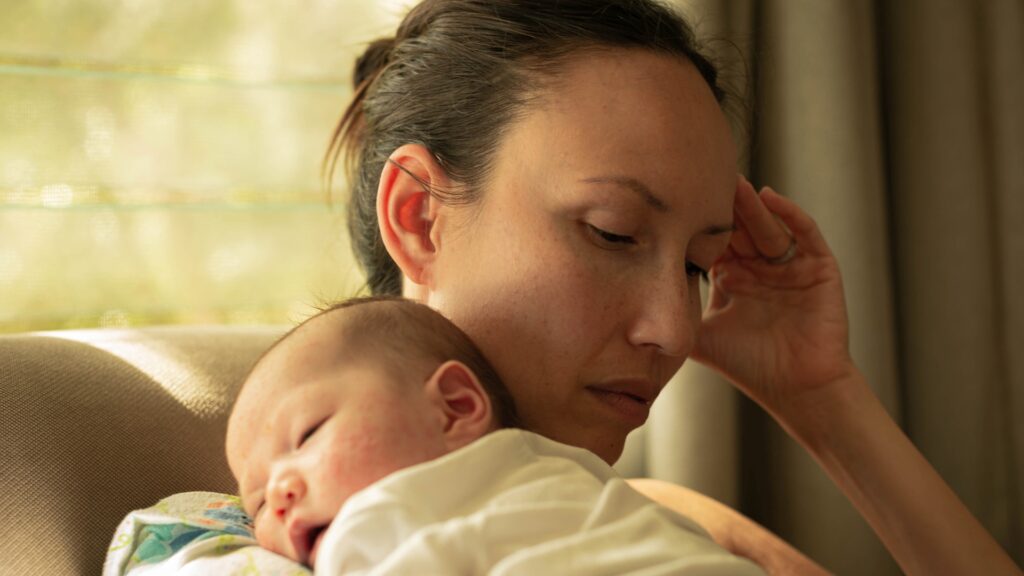 Difference between postpartum blues and postpartum depression
